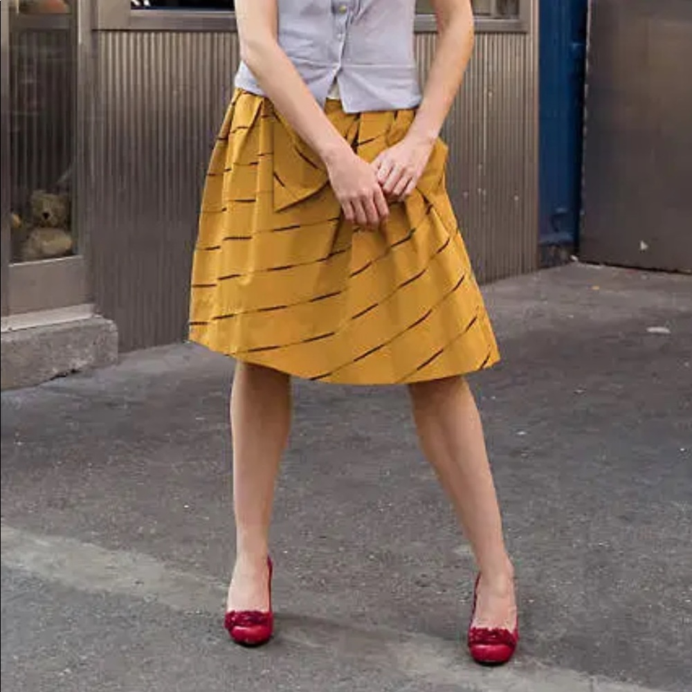 Anthropologie skirt size 2 yellow Floreat